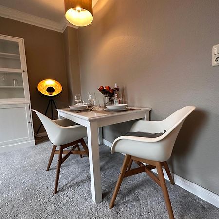 Moderner Altbaucharme In Zentraler Lage Apartment Kiel Luaran gambar