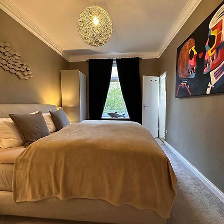 Moderner Altbaucharme In Zentraler Lage Apartment Kiel Luaran gambar